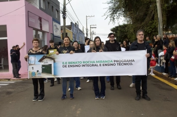 Foto - Desfile Cívico 2026