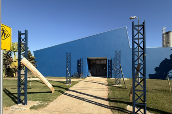Construção de Cobertura Metálica na Creche Carlo Lourenço Gomes